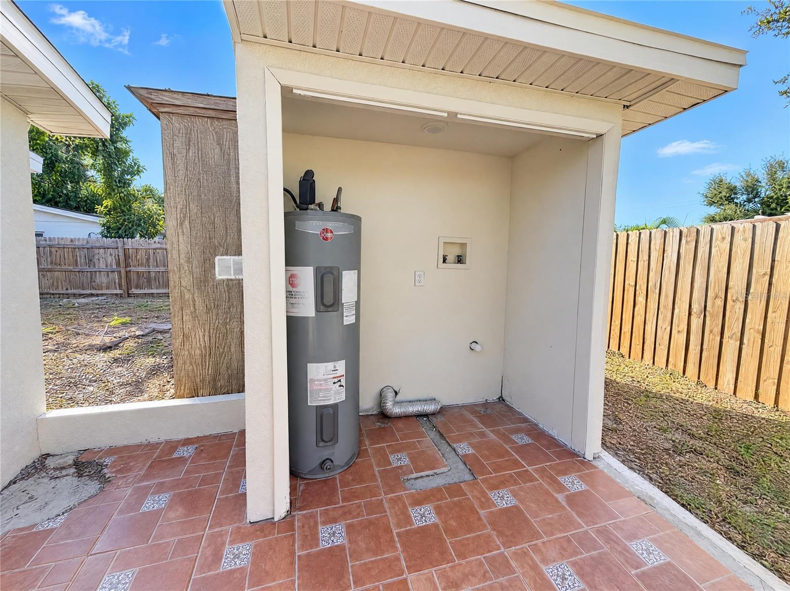3205 W ROGERS AVENUE, Tampa, FL 33611