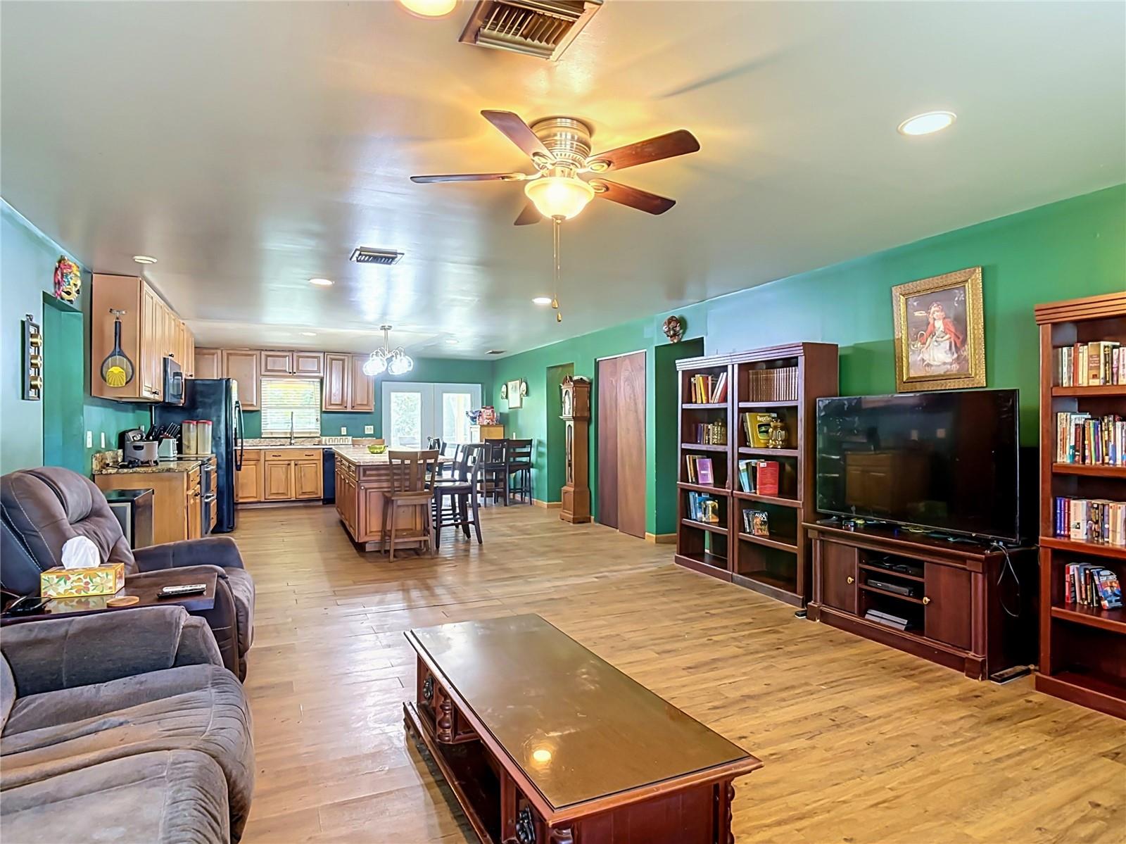 28418 BOUGAINVILLEA AVENUE, Paisley, FL 32767
