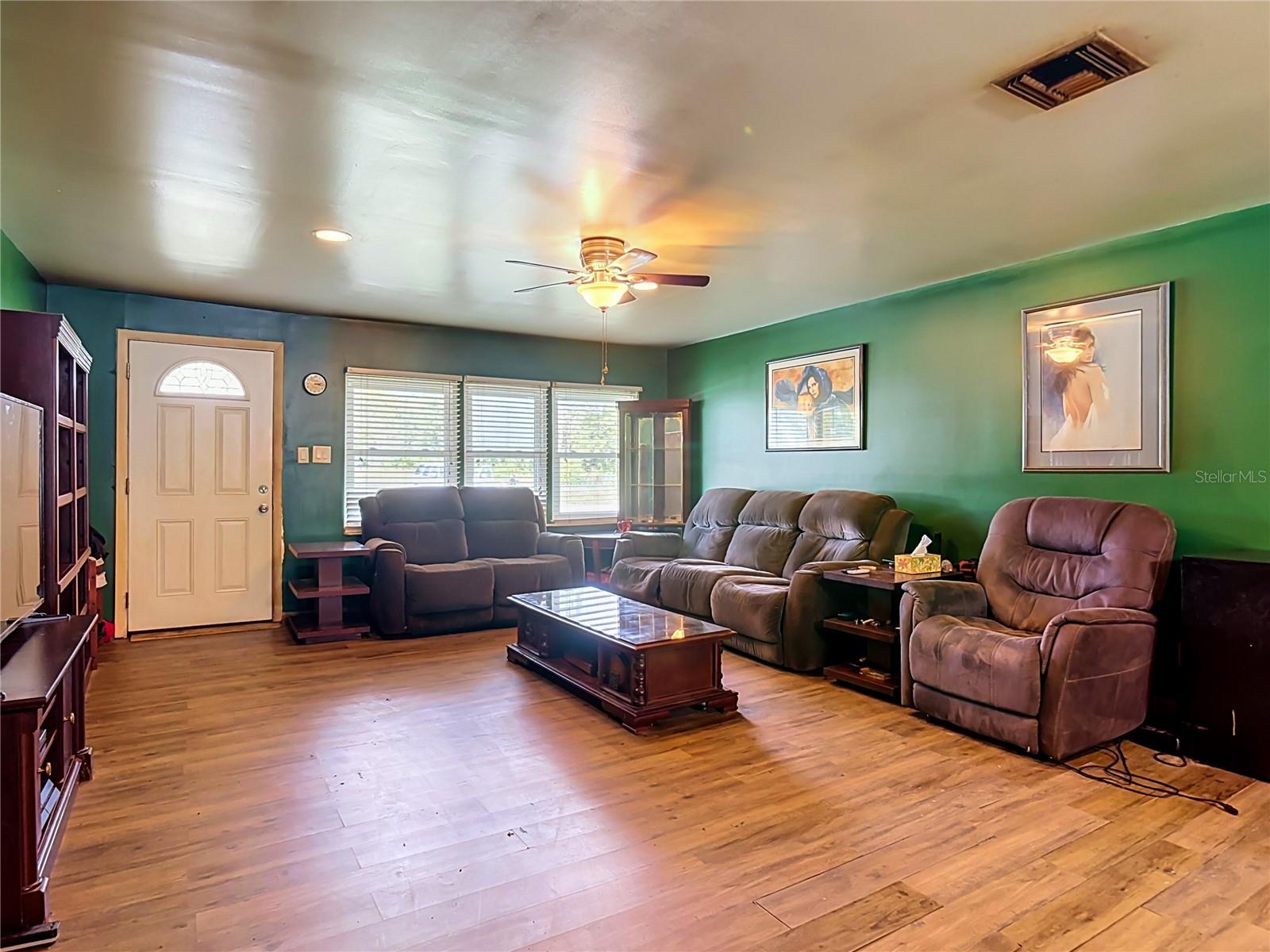 28418 BOUGAINVILLEA AVENUE, Paisley, FL 32767