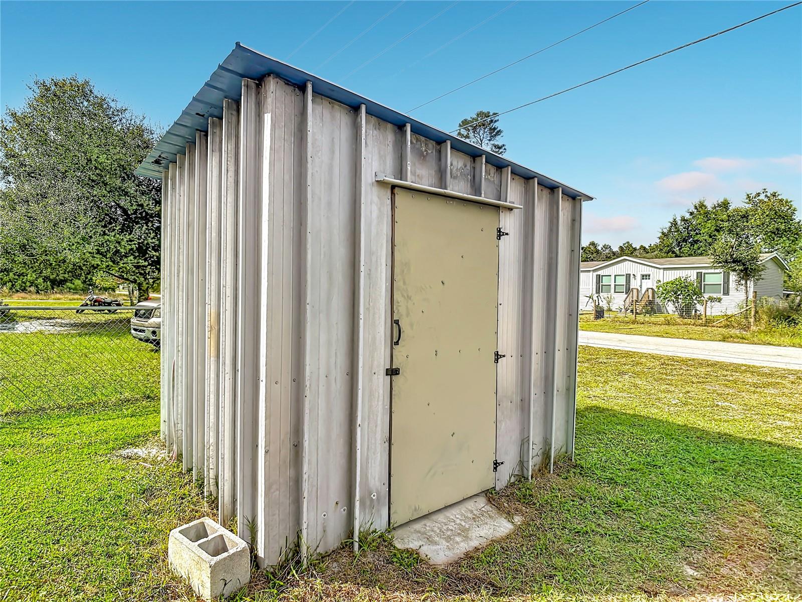 28418 BOUGAINVILLEA AVENUE, Paisley, FL 32767