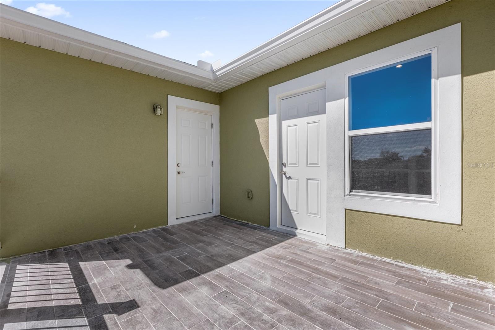 452 LAKE SHORE PARKWAY, Davenport, FL 33896