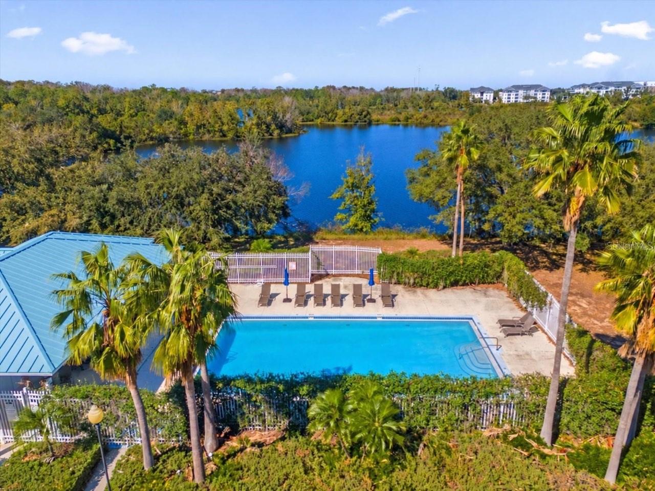 452 LAKE SHORE PARKWAY, Davenport, FL 33896