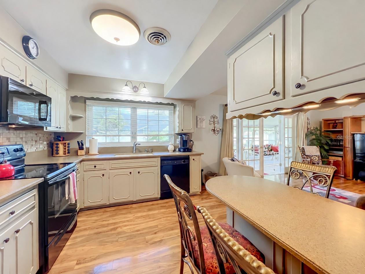 3521 EDLAND DRIVE, Orlando, FL 32806 3521 EDLAND DRIVE, Orlando, FL 32806