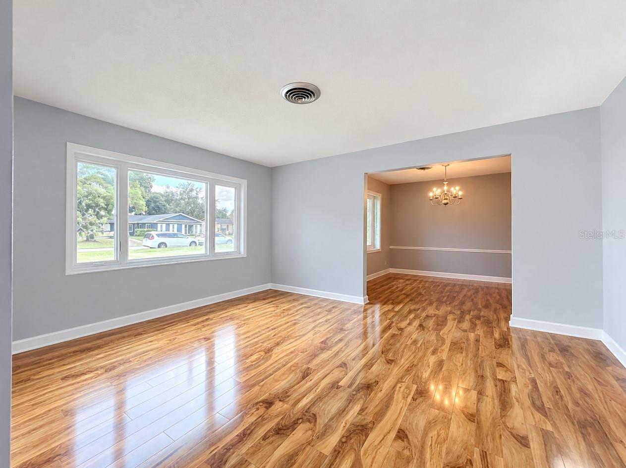 Virtual furniture removal Virtual furniture removal