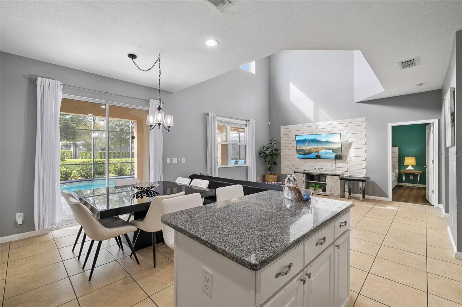 5221 OAKBOURNE AVENUE, Davenport, FL 33837