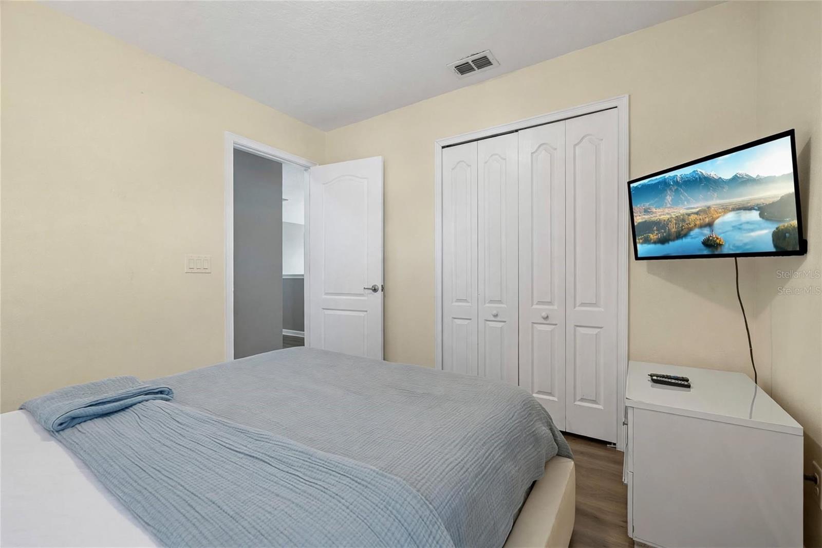 5221 OAKBOURNE AVENUE, Davenport, FL 33837