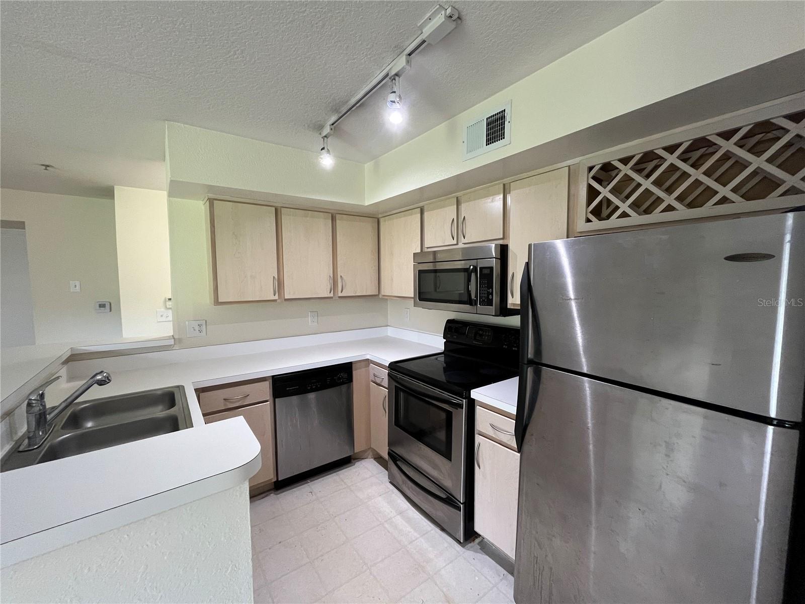 7360 WESTPOINTE BOULEVARD, #116, Orlando, FL 32835