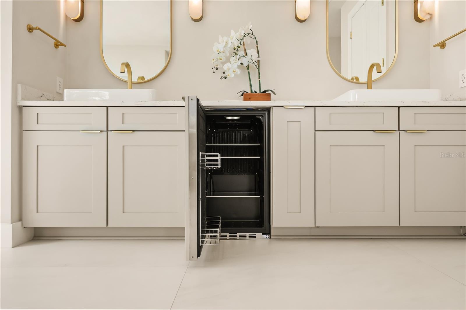 Primary Dual Sink with Built-in refrigerator