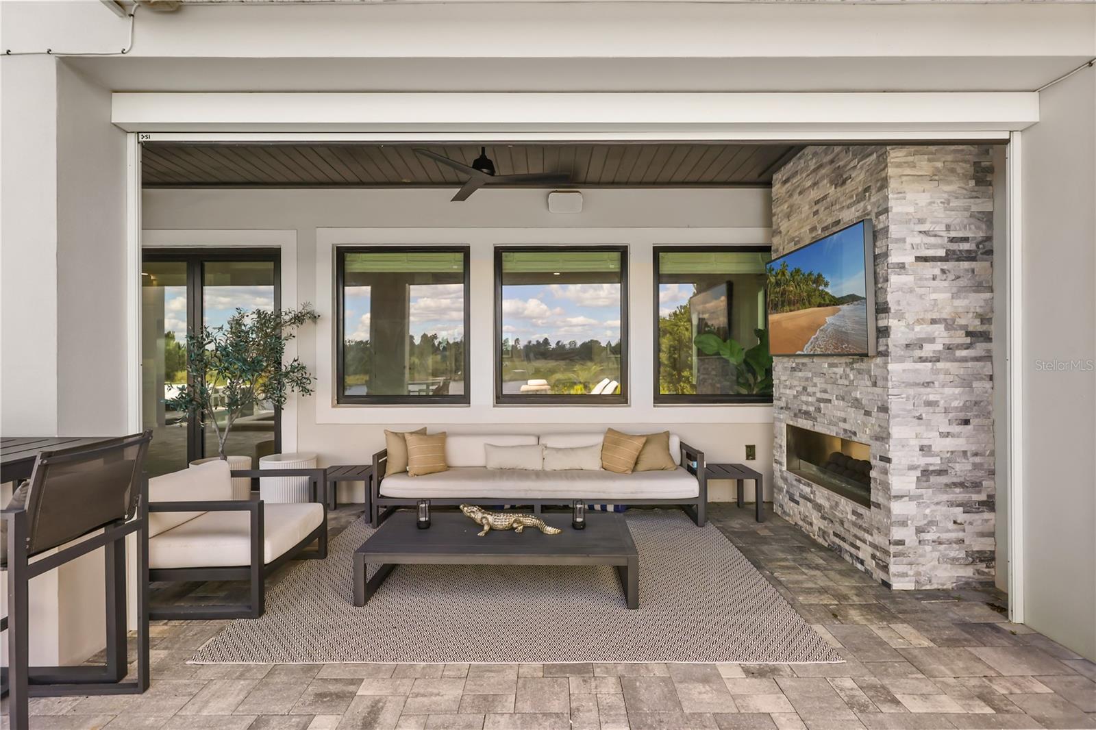 Lanai with motorized screens