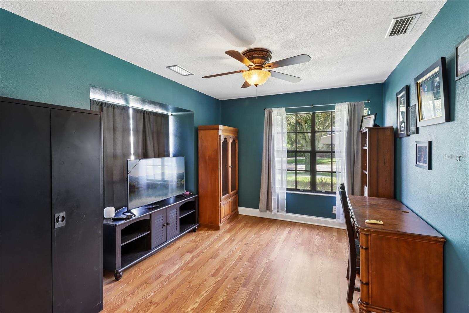 Flexible formal living. Flexible formal living.