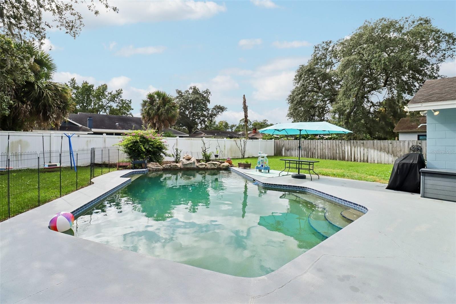 Private Pool.