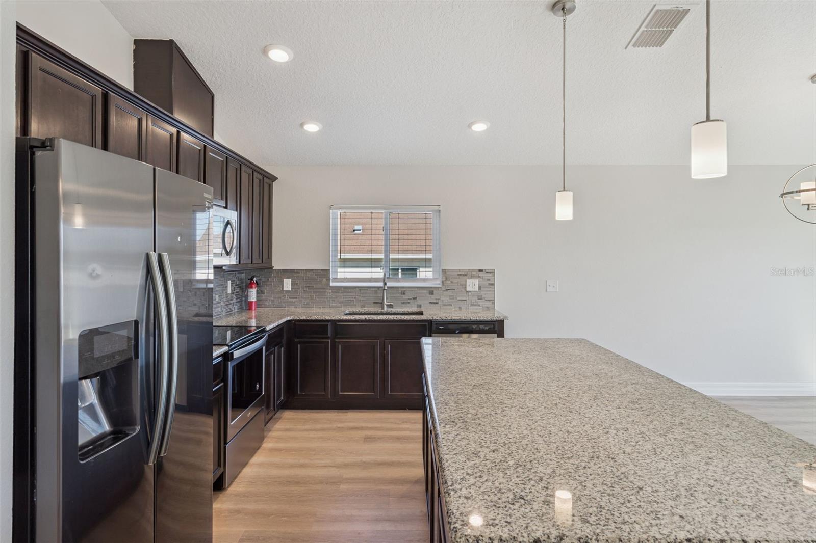 2256 GLADIOLUS LANE, Mascotte, FL 34753