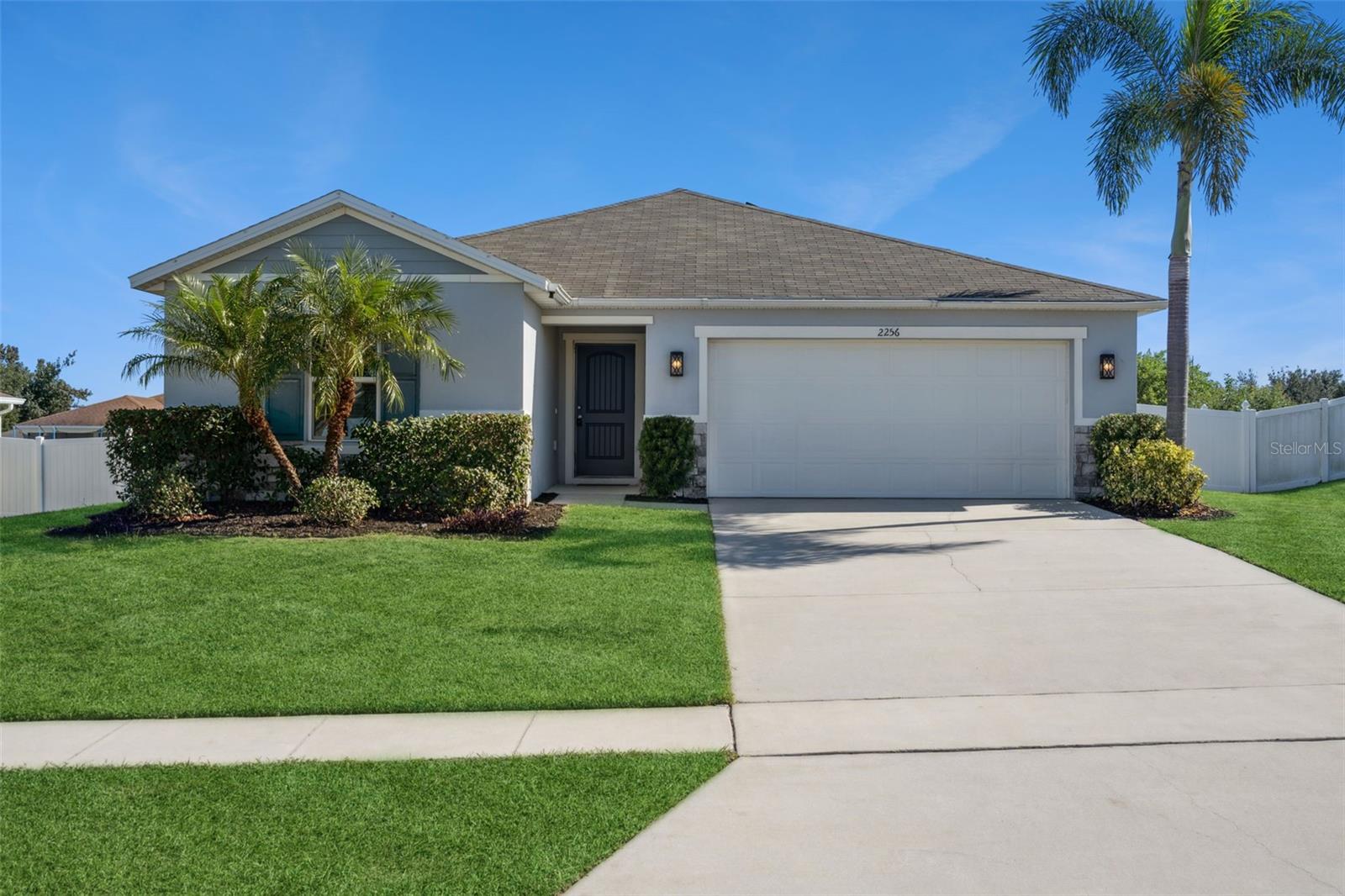 2256 GLADIOLUS LANE, Mascotte, FL 34753
