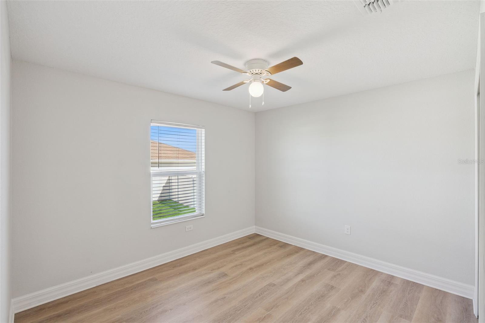 2256 GLADIOLUS LANE, Mascotte, FL 34753