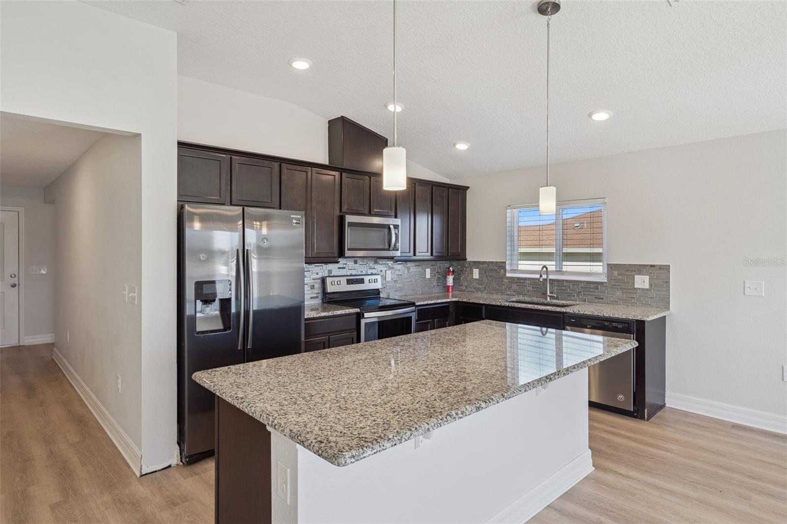 2256 GLADIOLUS LANE, Mascotte, FL 34753