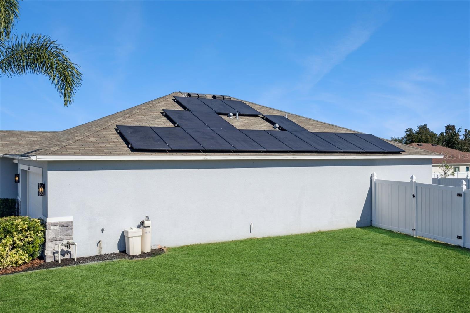2256 GLADIOLUS LANE, Mascotte, FL 34753