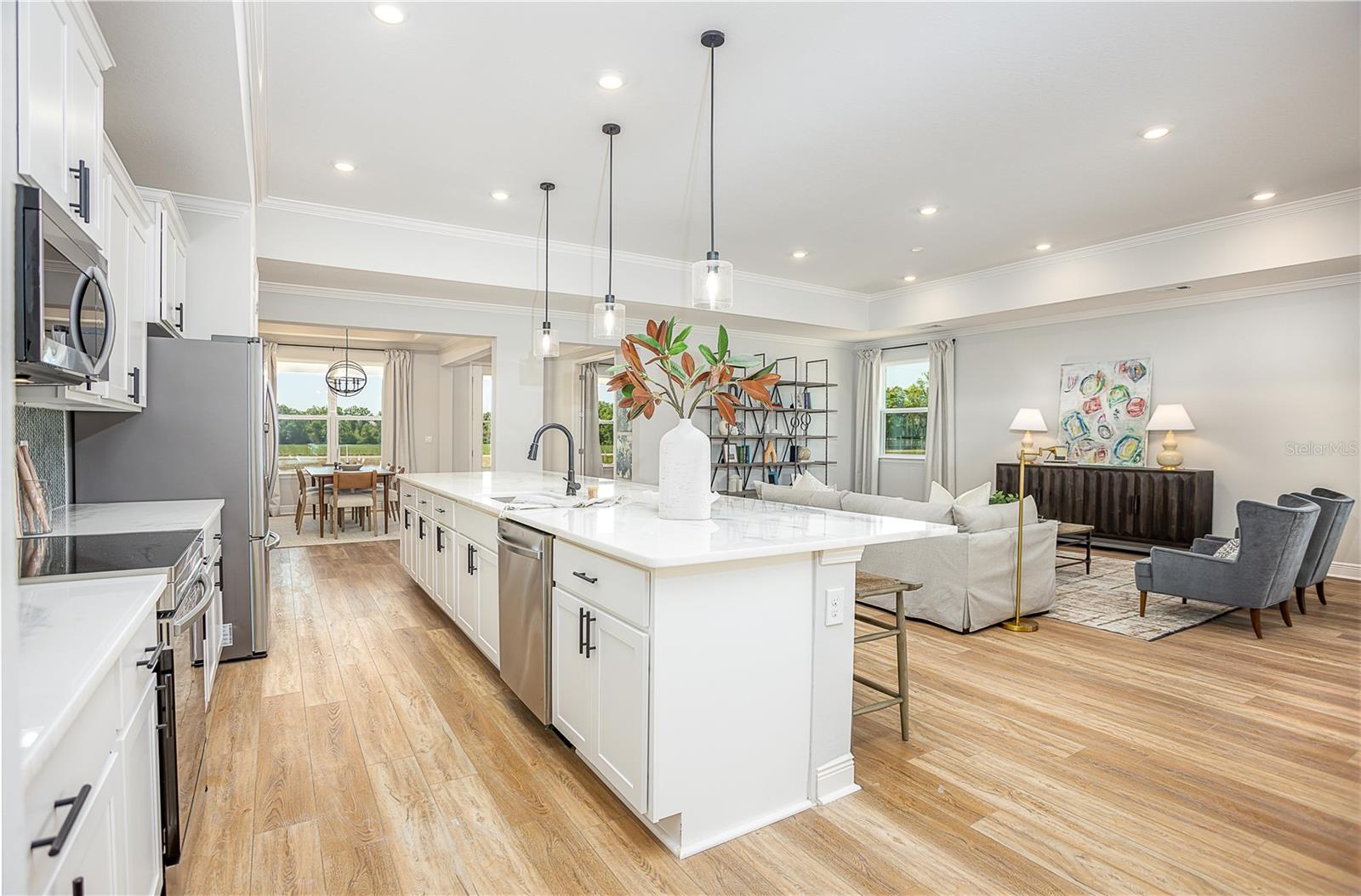 Model home - actual features may vary. Model home - actual features may vary.