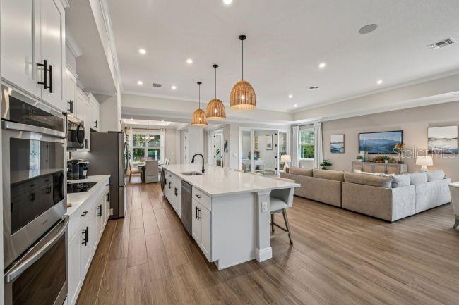 Model home - actual features may vary. Model home - actual features may vary.