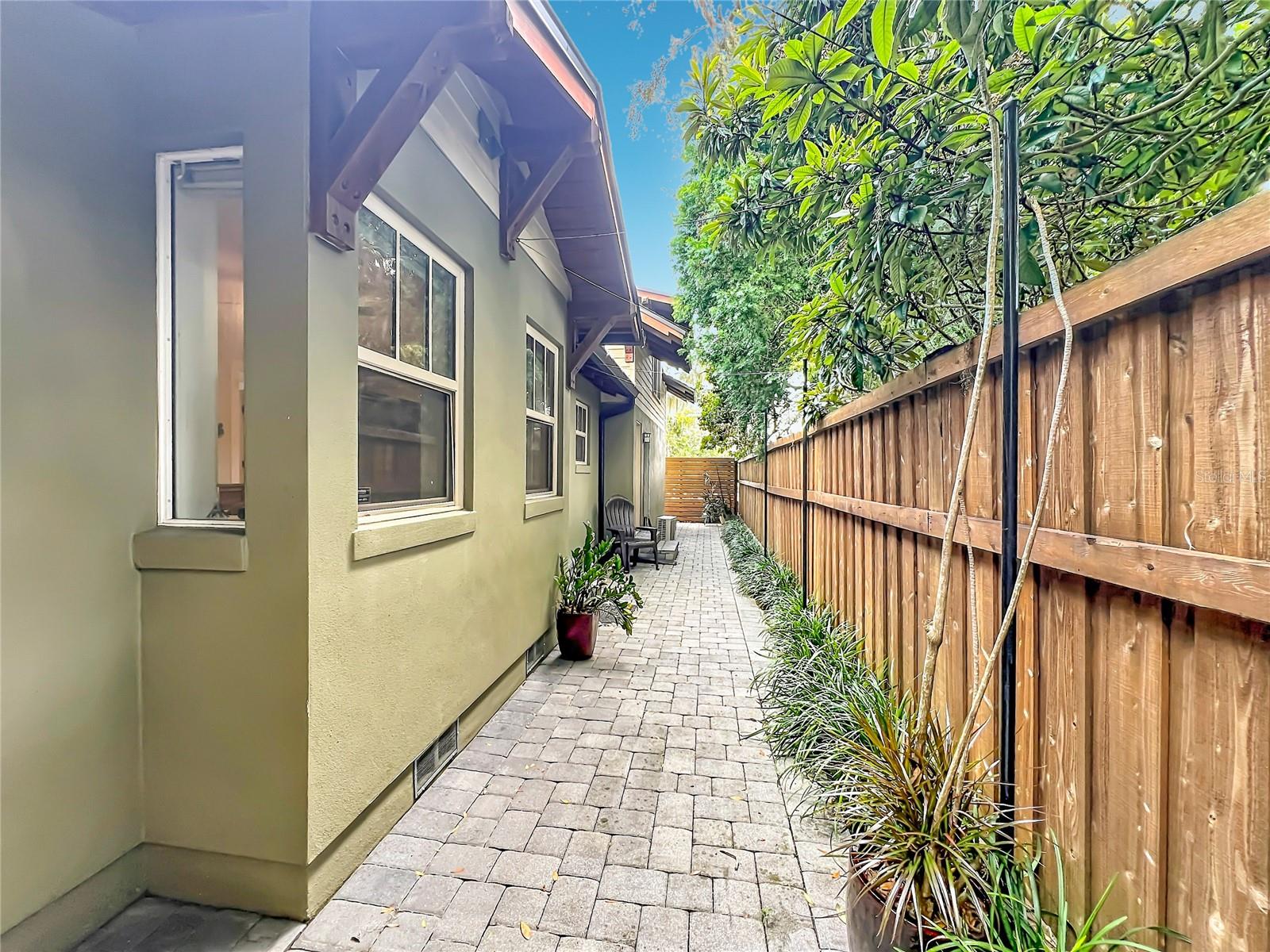 1228 EDWARDS LANE, Orlando, FL 32804