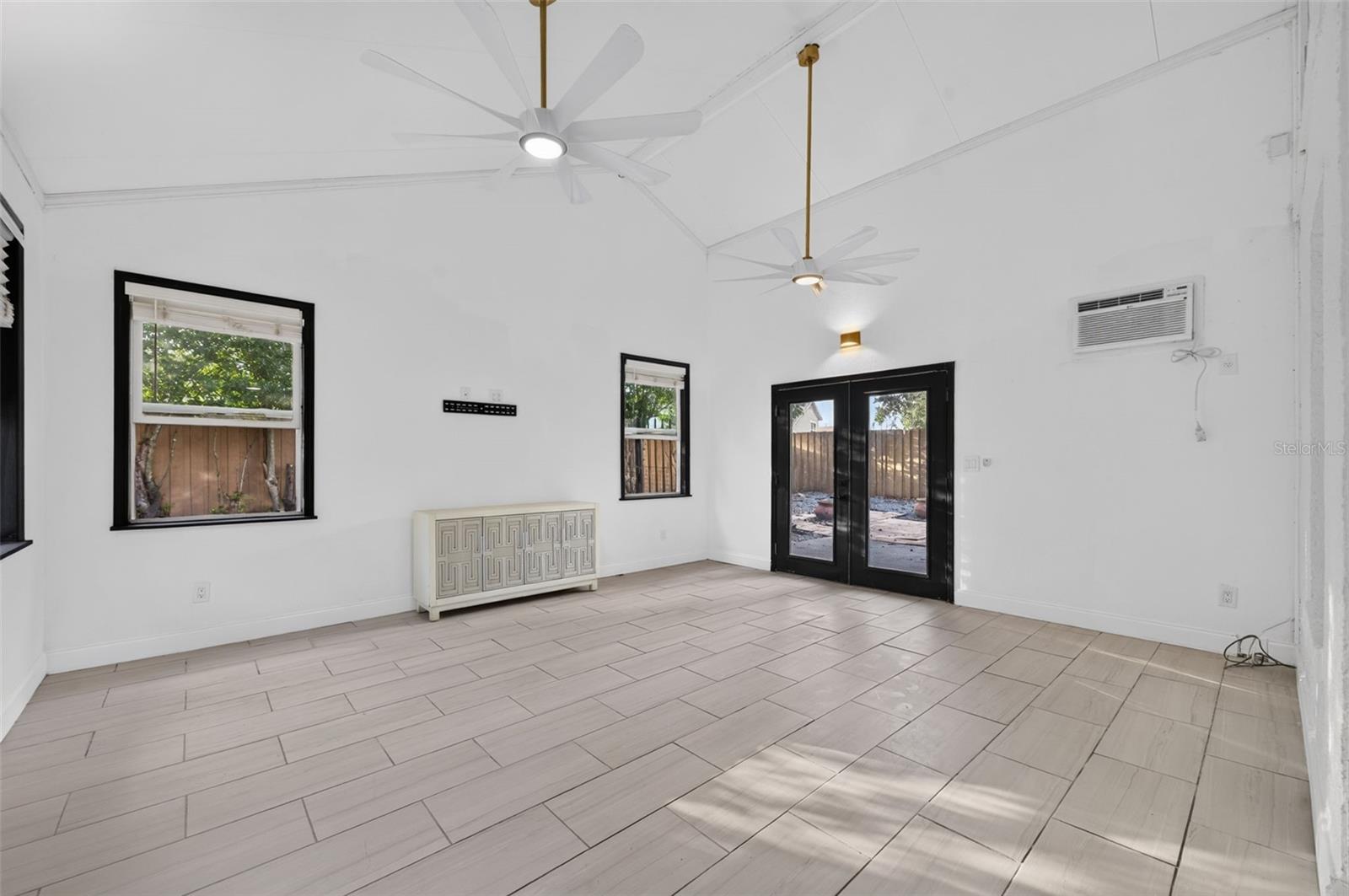 3828 GUILDFORD COURT, Orlando, FL 32817