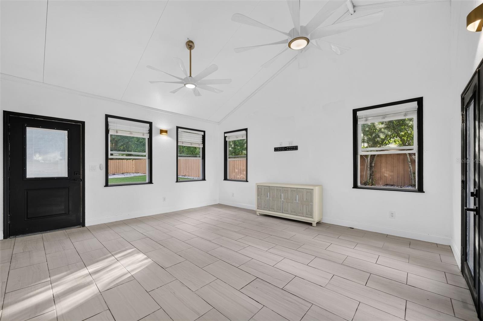 3828 GUILDFORD COURT, Orlando, FL 32817