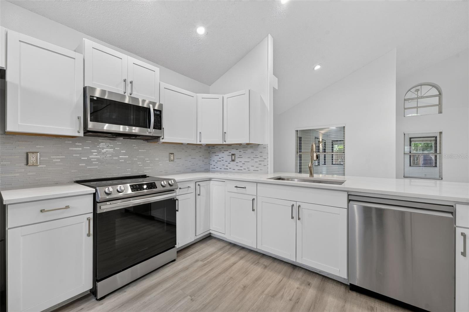 3828 GUILDFORD COURT, Orlando, FL 32817