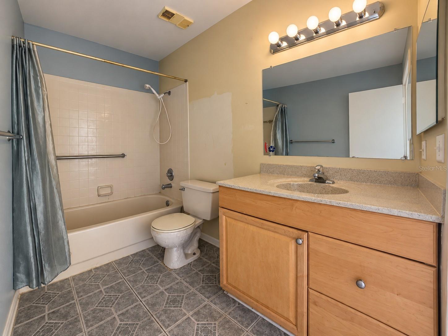 2540 WOODGATE BOULEVARD, #203, Orlando, FL 32822