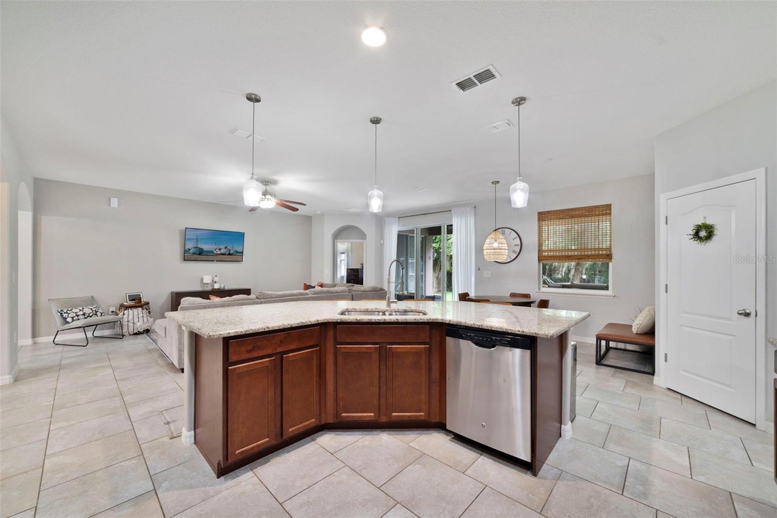 Open Kitchen.
