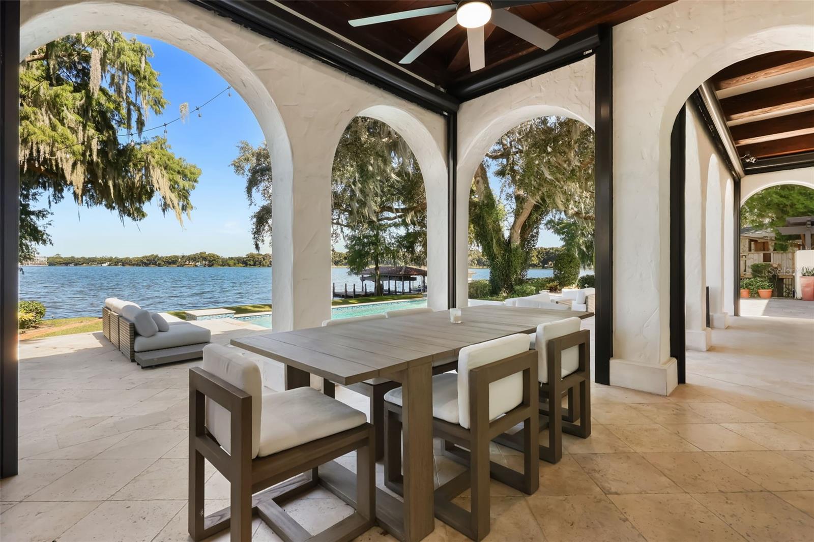 Covered lanai with retractable screens