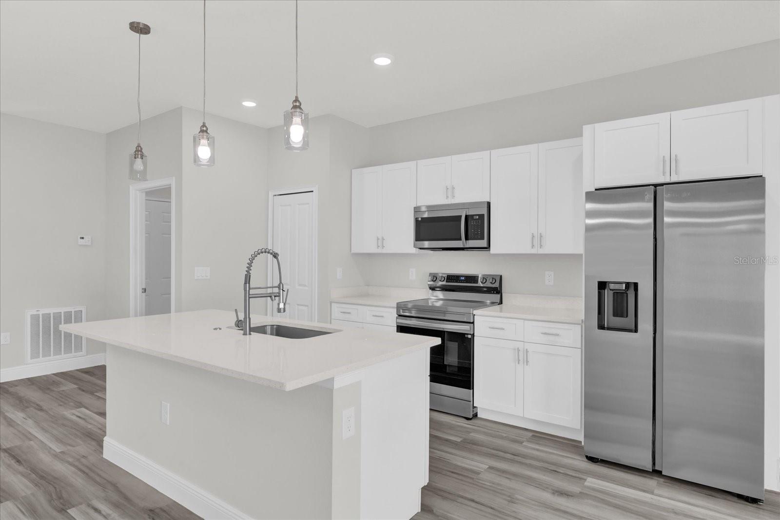 15684 SW 37TH CIRCLE, Ocala, FL 34473