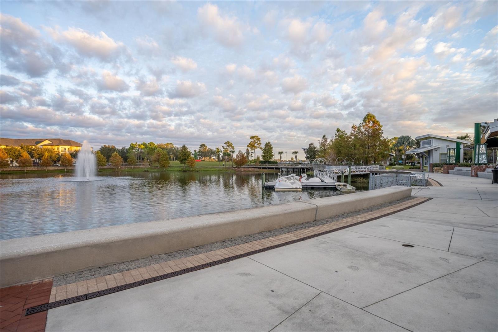 Walkway around Oviedo on the Park lake