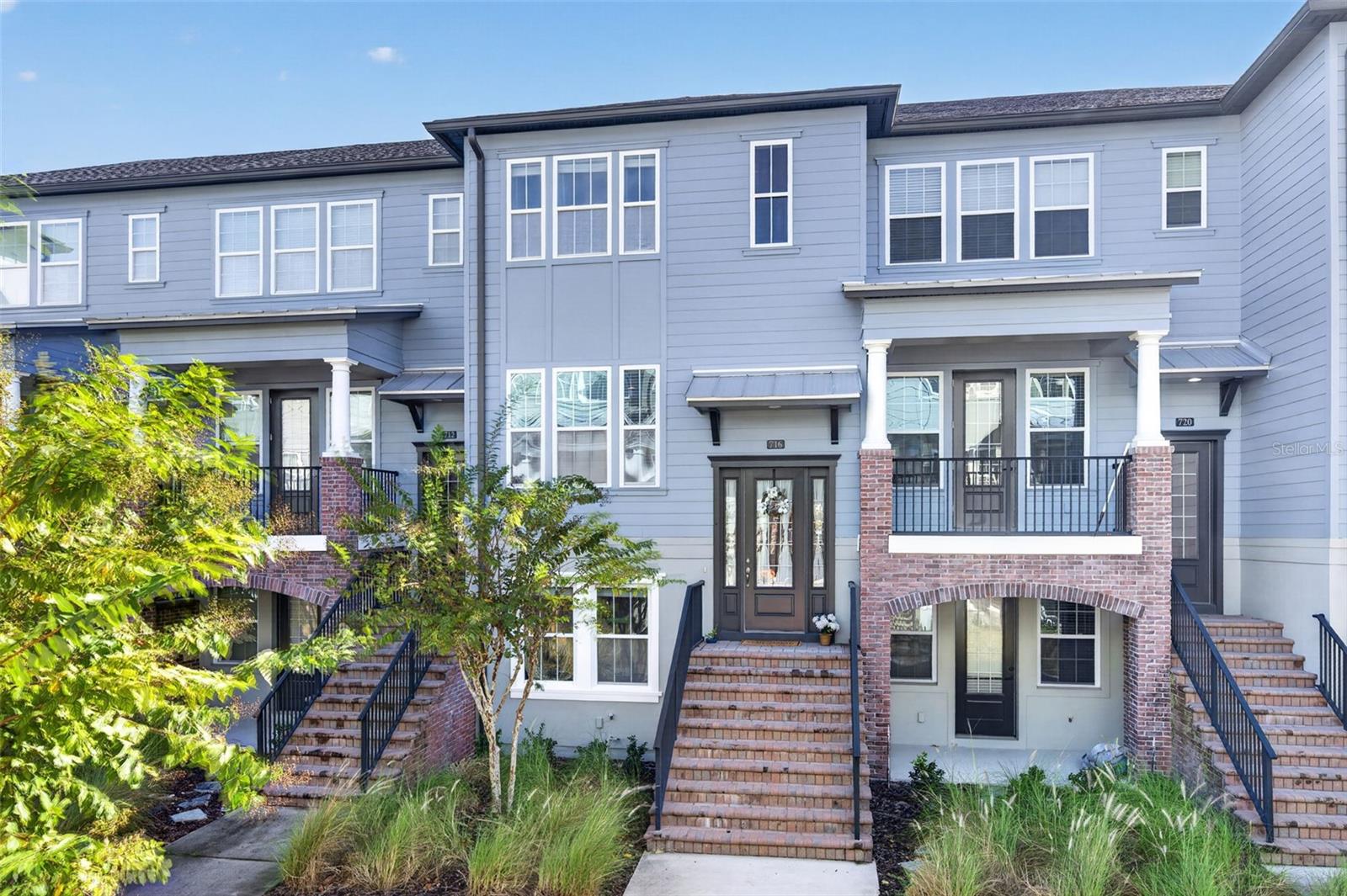 Spacious 3BR, 3-1/2 bath townhome with a 2-Car Garage and over 1900 SF of living space in the Hamptons, adjacent to sought-after Oviedo on the Park. Spacious 3BR, 3-1/2 bath townhome with a 2-Car Garage and over 1900 SF of living space in the Hamptons, adjacent to sought-after Oviedo on the Park.
