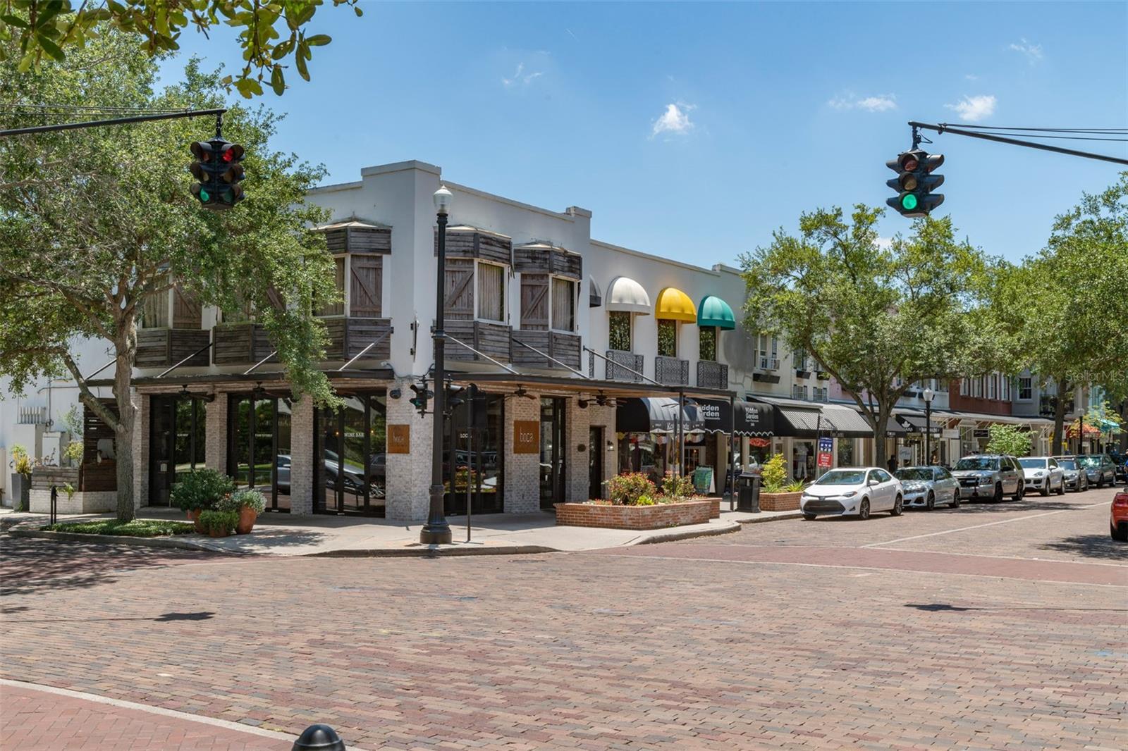 walkable to Park Avenue shops, restaurants and galleries.