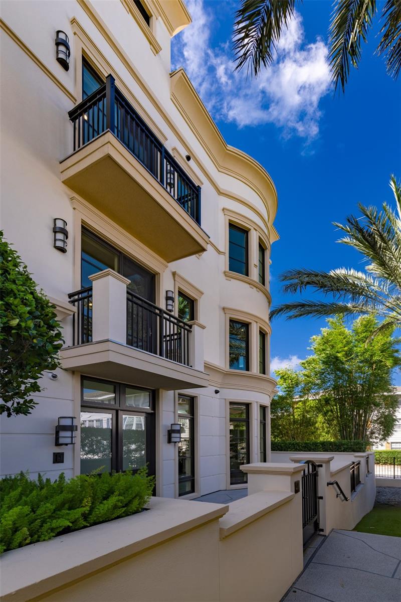125 S INTERLACHEN AVENUE, #4, Winter Park, FL 32789