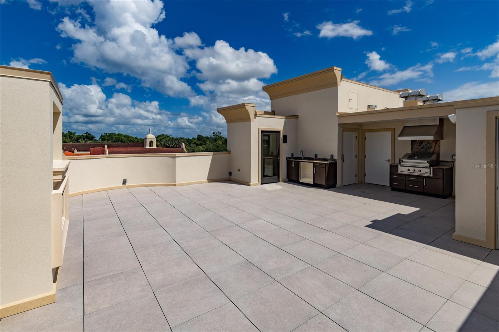 125 S INTERLACHEN AVENUE, #4, Winter Park, FL 32789