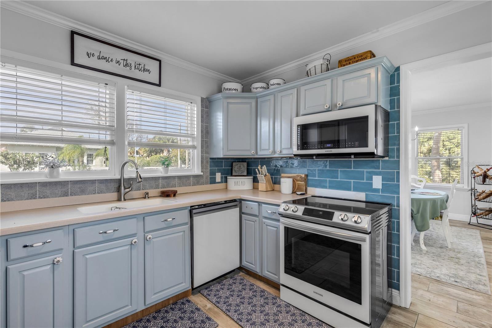 731 N OLEANDER AVENUE, Daytona Beach, FL 32118