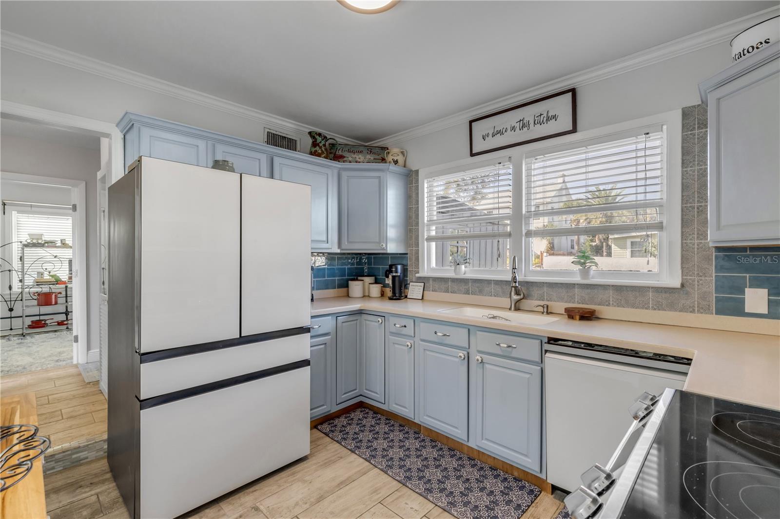 731 N OLEANDER AVENUE, Daytona Beach, FL 32118