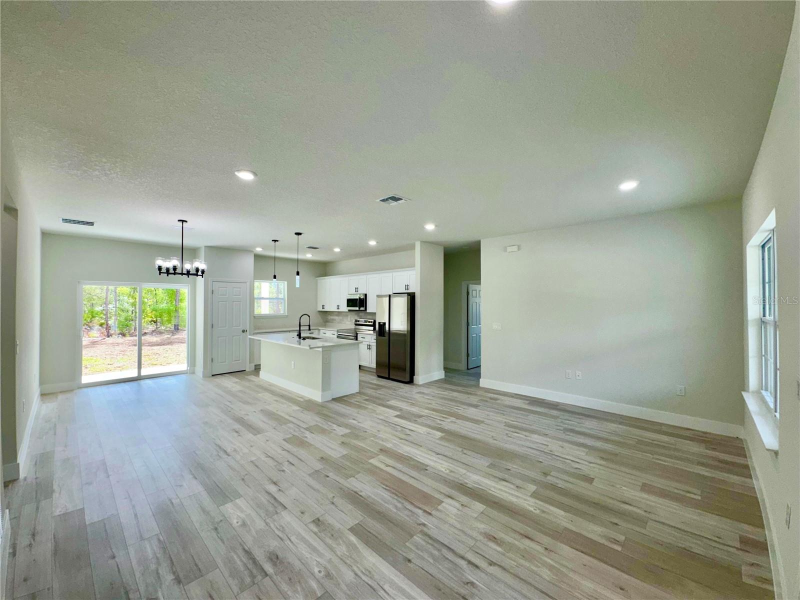 MODEL HOME