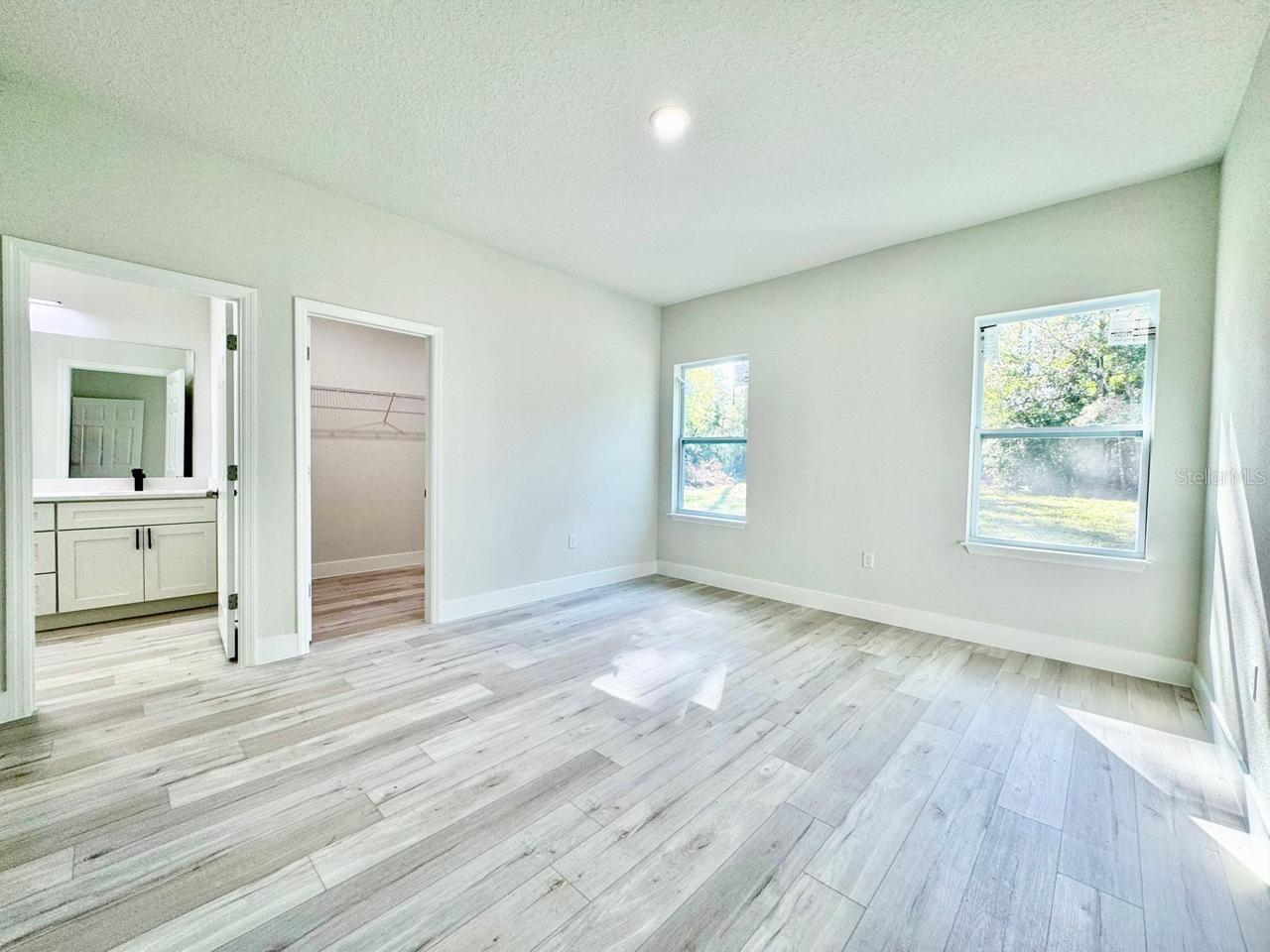 MODEL HOME
