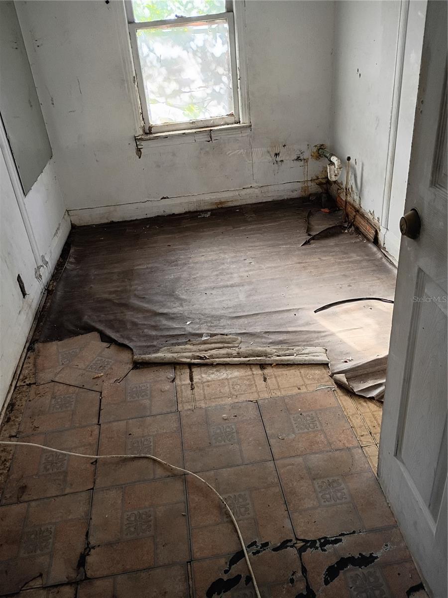 1043 W JEFFERSON STREET, Orlando, FL 32805 1043 W JEFFERSON STREET, Orlando, FL 32805