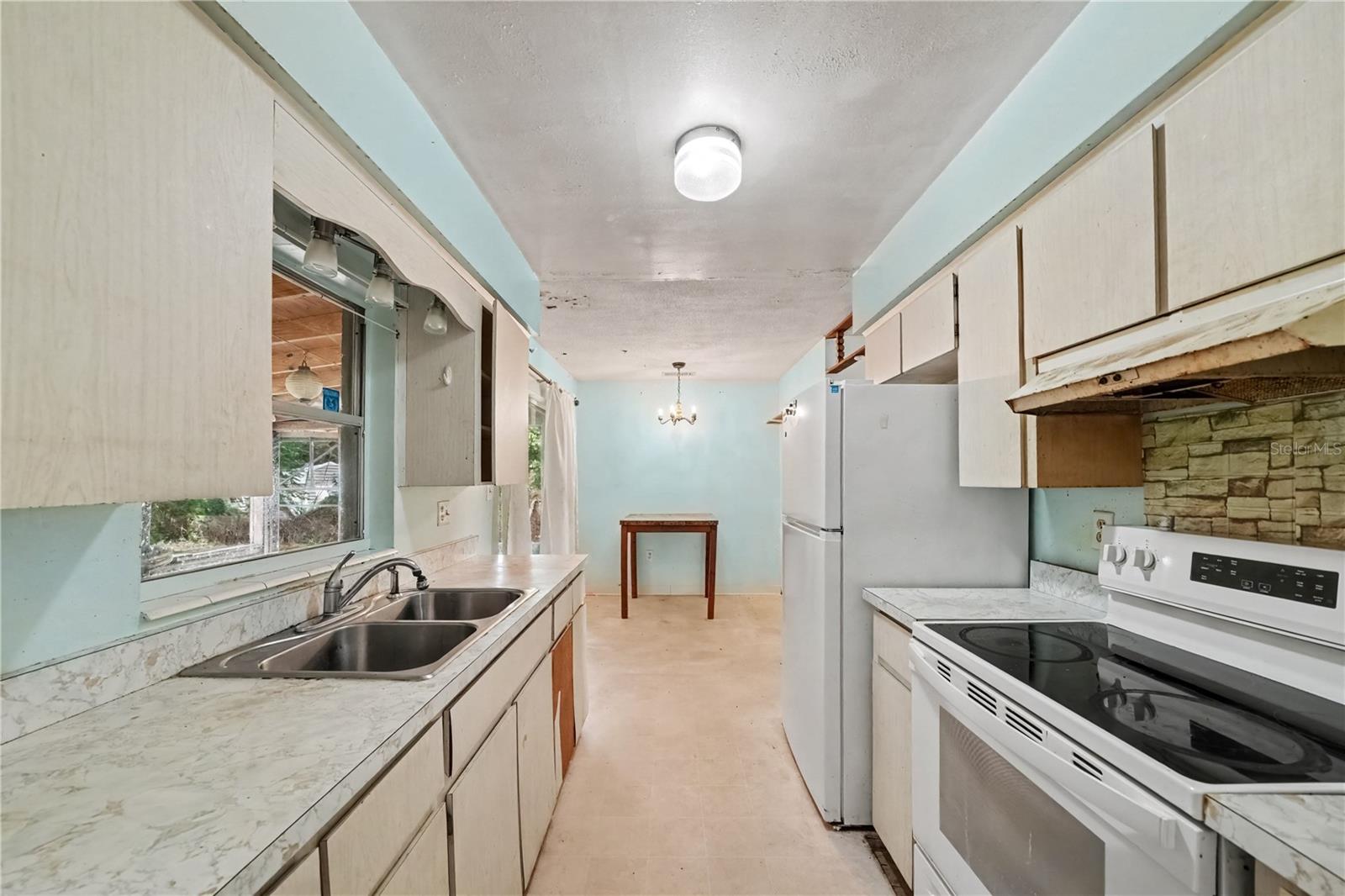508 SOUTH DIXIE AVENUE, Fruitland Park, FL 34731 508 SOUTH DIXIE AVENUE, Fruitland Park, FL 34731
