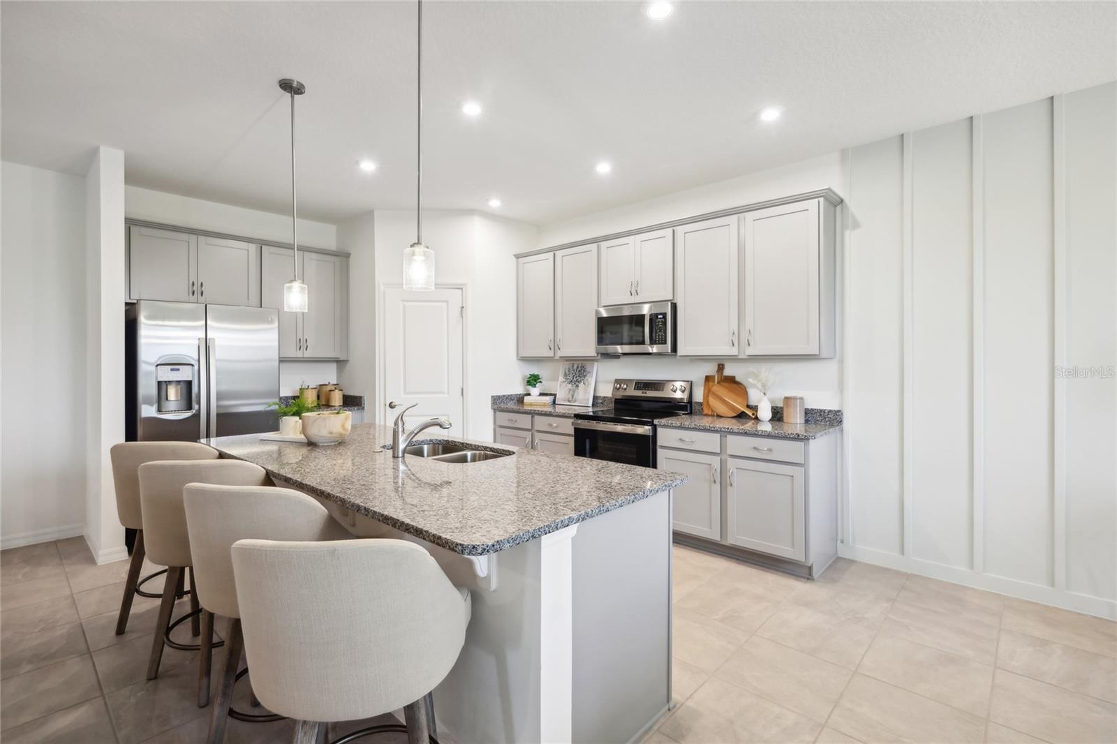 12994 TROVITA DRIVE, Grand Island, FL 32735