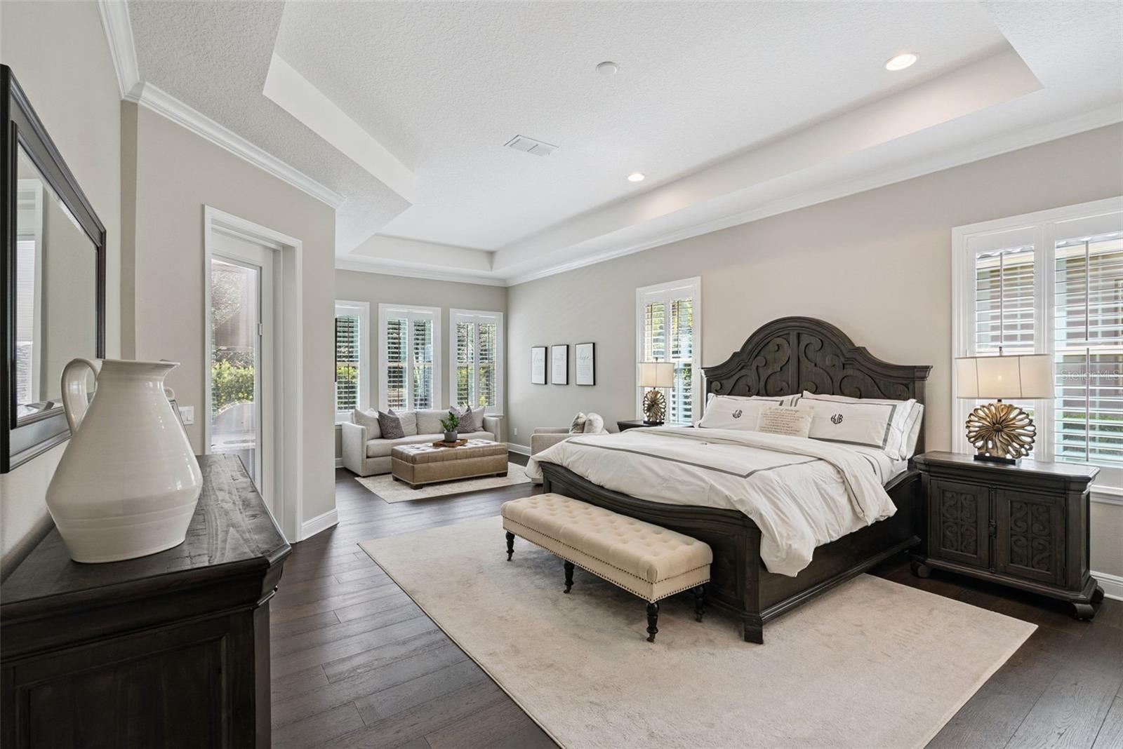 Owners suite retreat w/ sitting room and