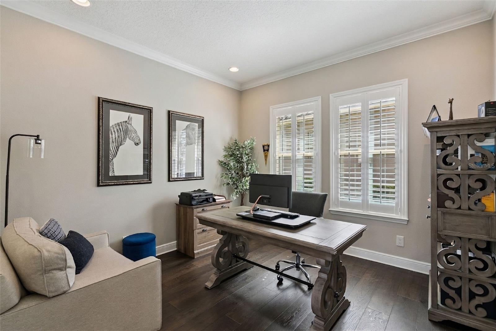 Private study w/ French doors