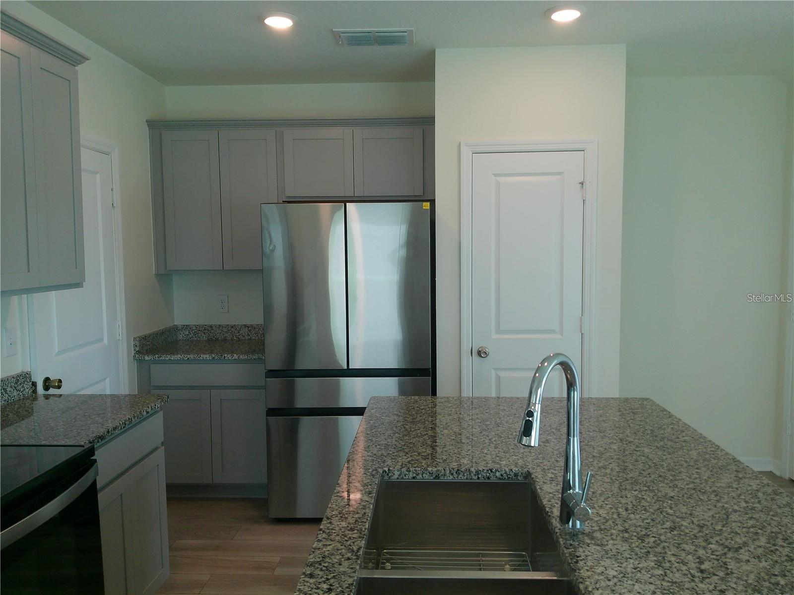 1320 MIRABELLA CIRCLE, Davenport, FL 33897