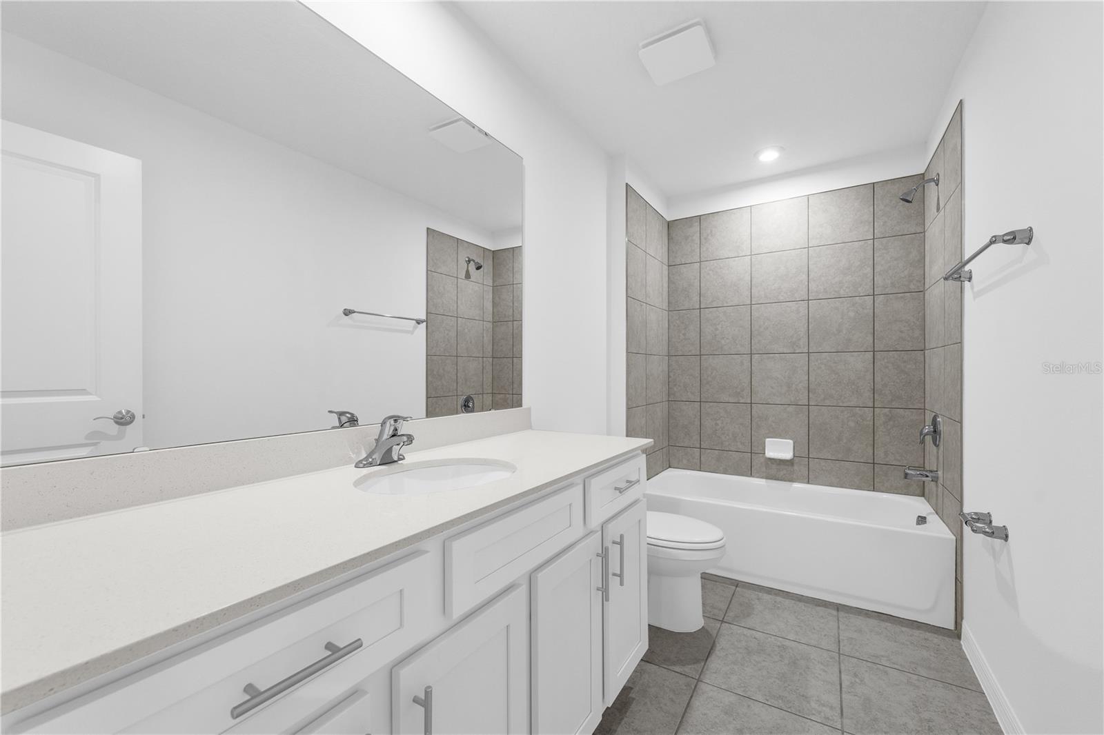 3945 PENTAS ROAD, Tavares, FL 32778