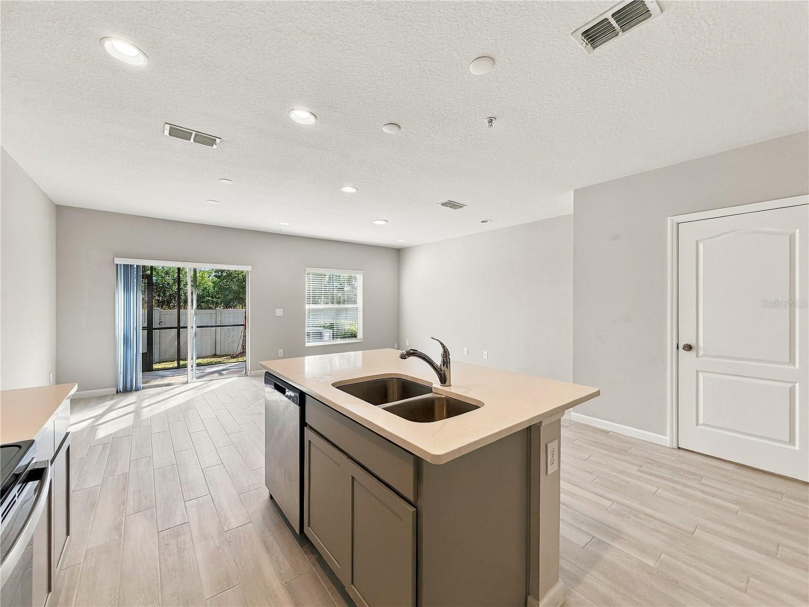 379 CAPE HONEYSUCKLE PLACE, Sanford, FL 32771