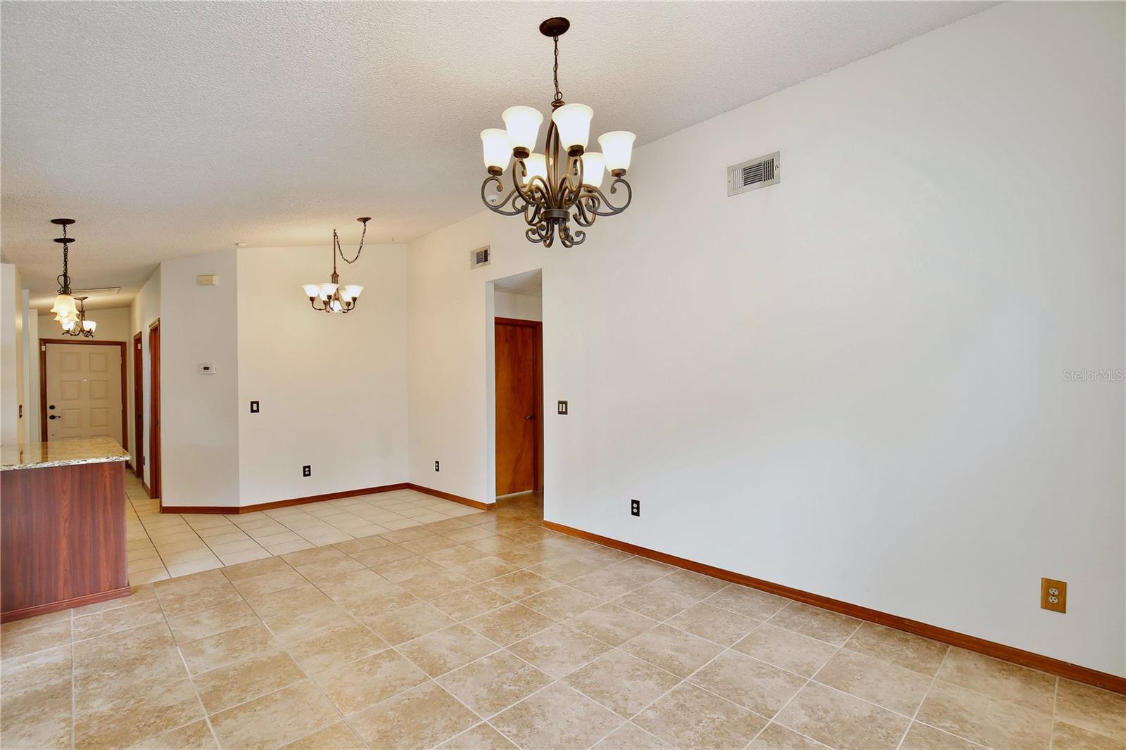 6833 WOODGRAIN COURT, Ocoee, FL 34761