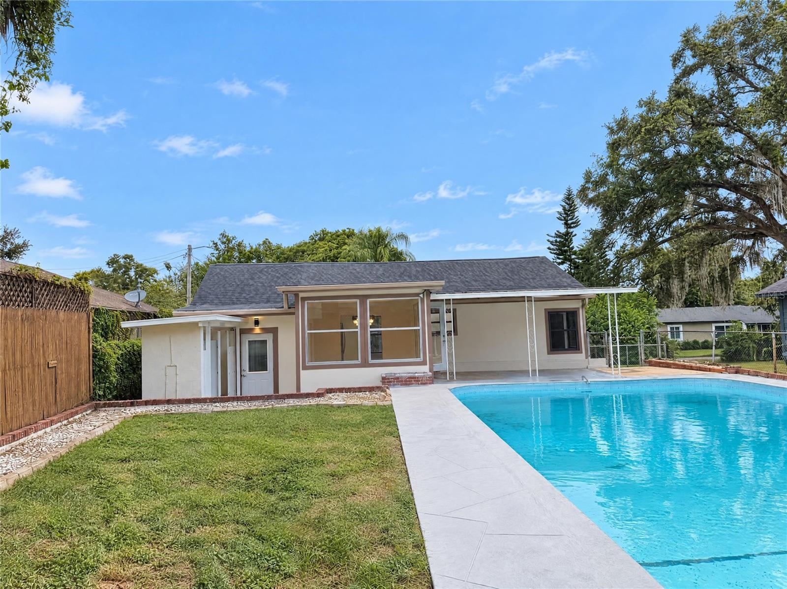 1713 HILLSIDE DRIVE, Tampa, FL 33610 1713 HILLSIDE DRIVE, Tampa, FL 33610