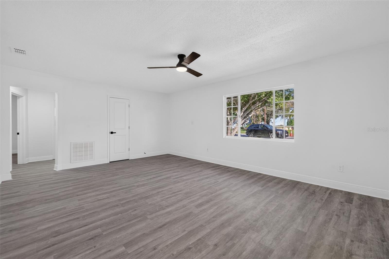 835 POINSETTIA AVENUE, Tarpon Springs, FL 34689
